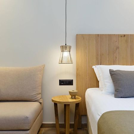 อโครติริ บีช Hotel ปาเลโอกัสไตรซา ภายนอก รูปภาพ A pendant light