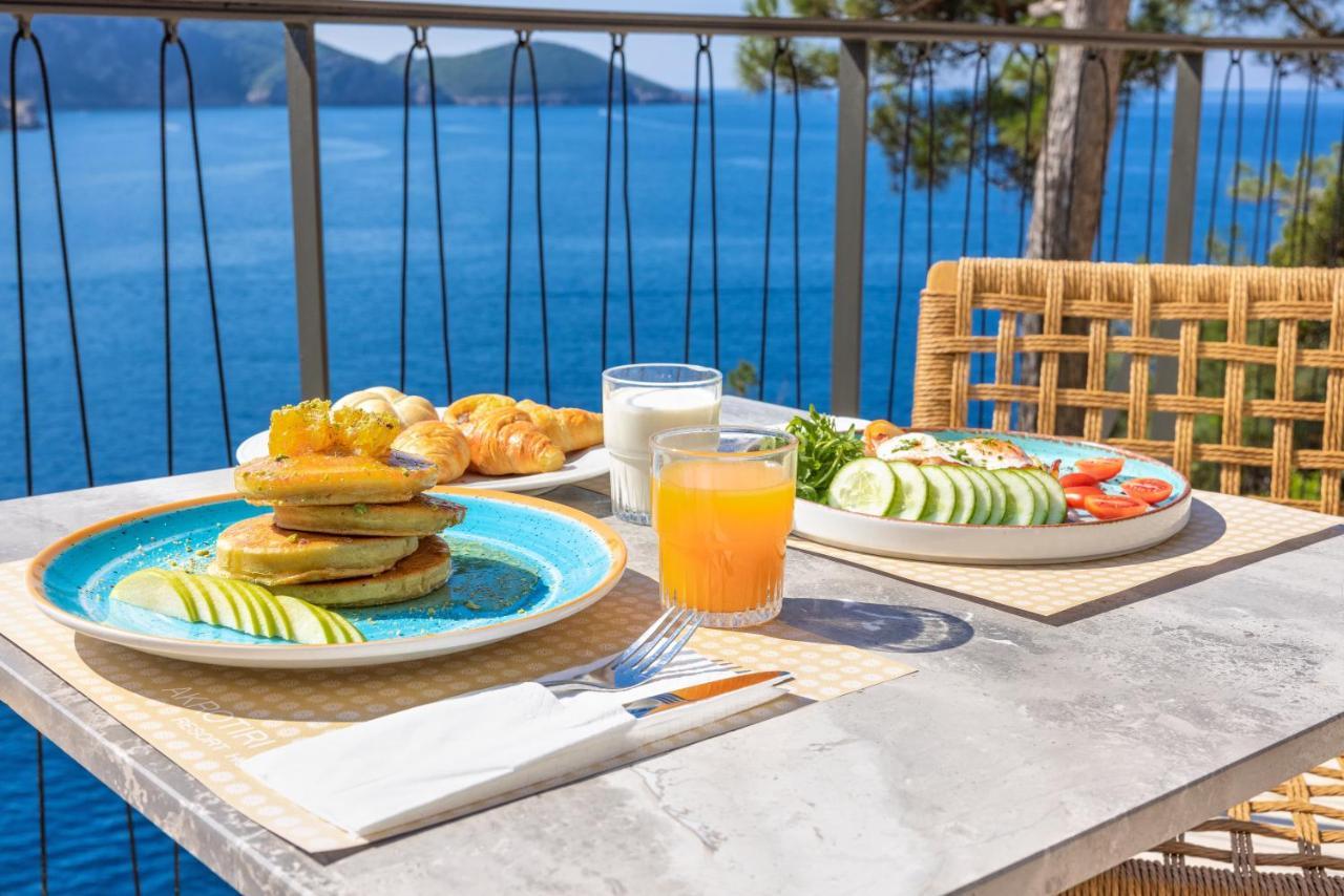 อโครติริ บีช Hotel ปาเลโอกัสไตรซา ภายนอก รูปภาพ Breakfast at the hotel