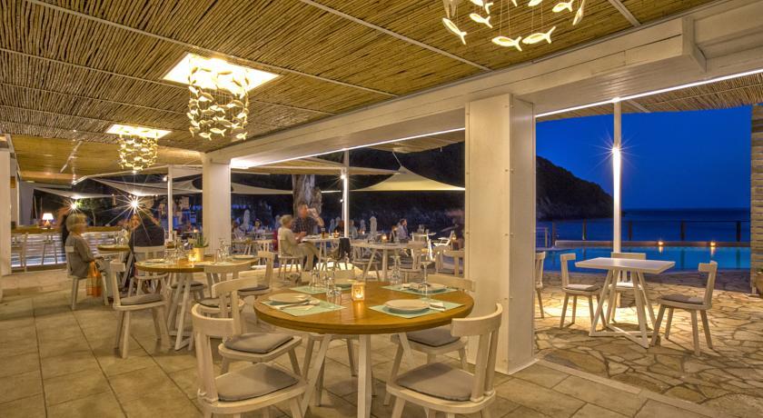 อโครติริ บีช Hotel ปาเลโอกัสไตรซา ภายนอก รูปภาพ Restaurant