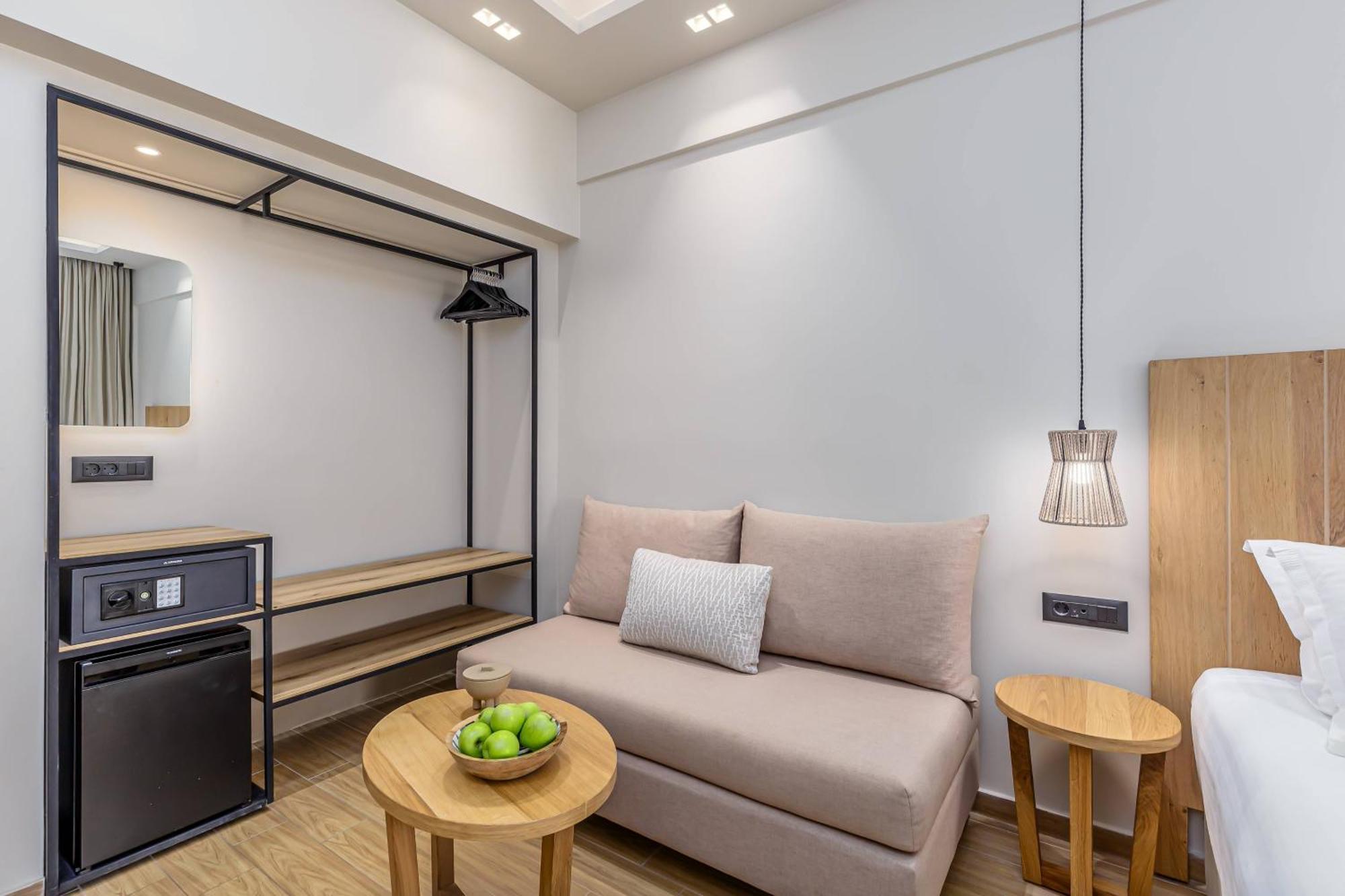 อโครติริ บีช Hotel ปาเลโอกัสไตรซา ภายนอก รูปภาพ A room at the hotel