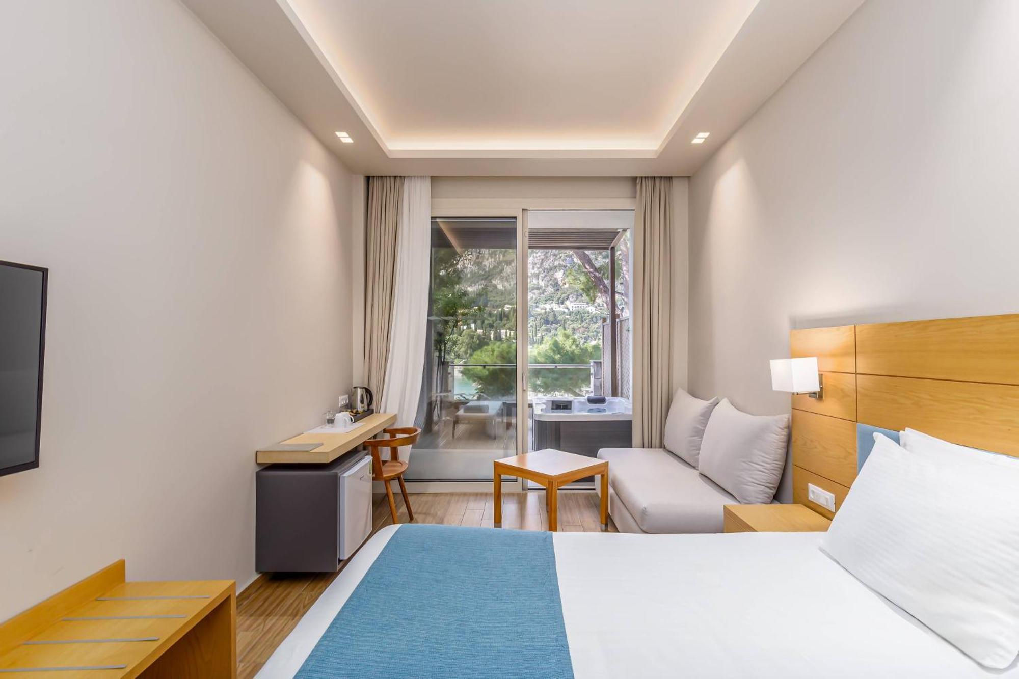 อโครติริ บีช Hotel ปาเลโอกัสไตรซา ภายนอก รูปภาพ A room at the hotel