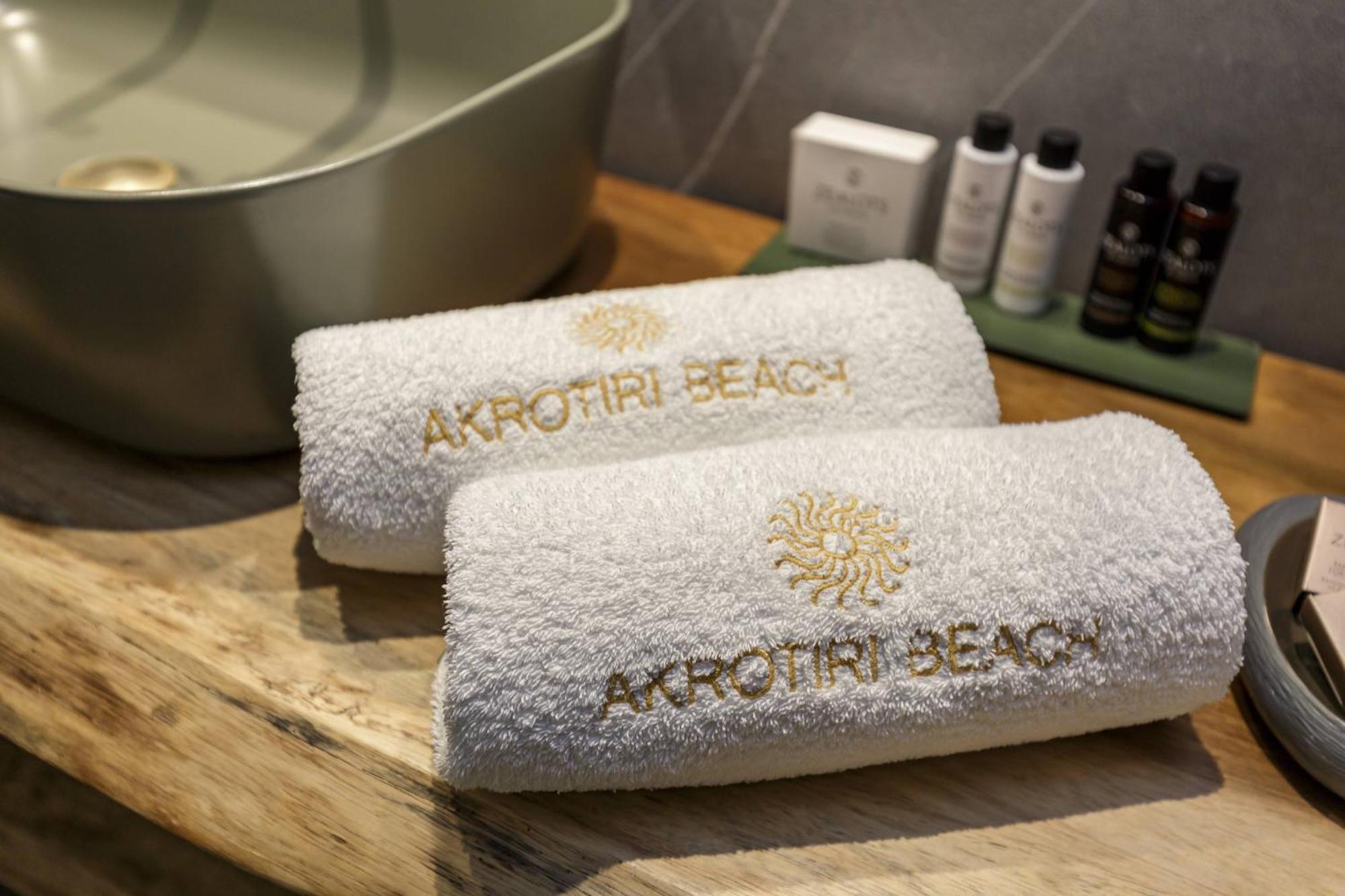 อโครติริ บีช Hotel ปาเลโอกัสไตรซา ภายนอก รูปภาพ Akerofin Beach towels