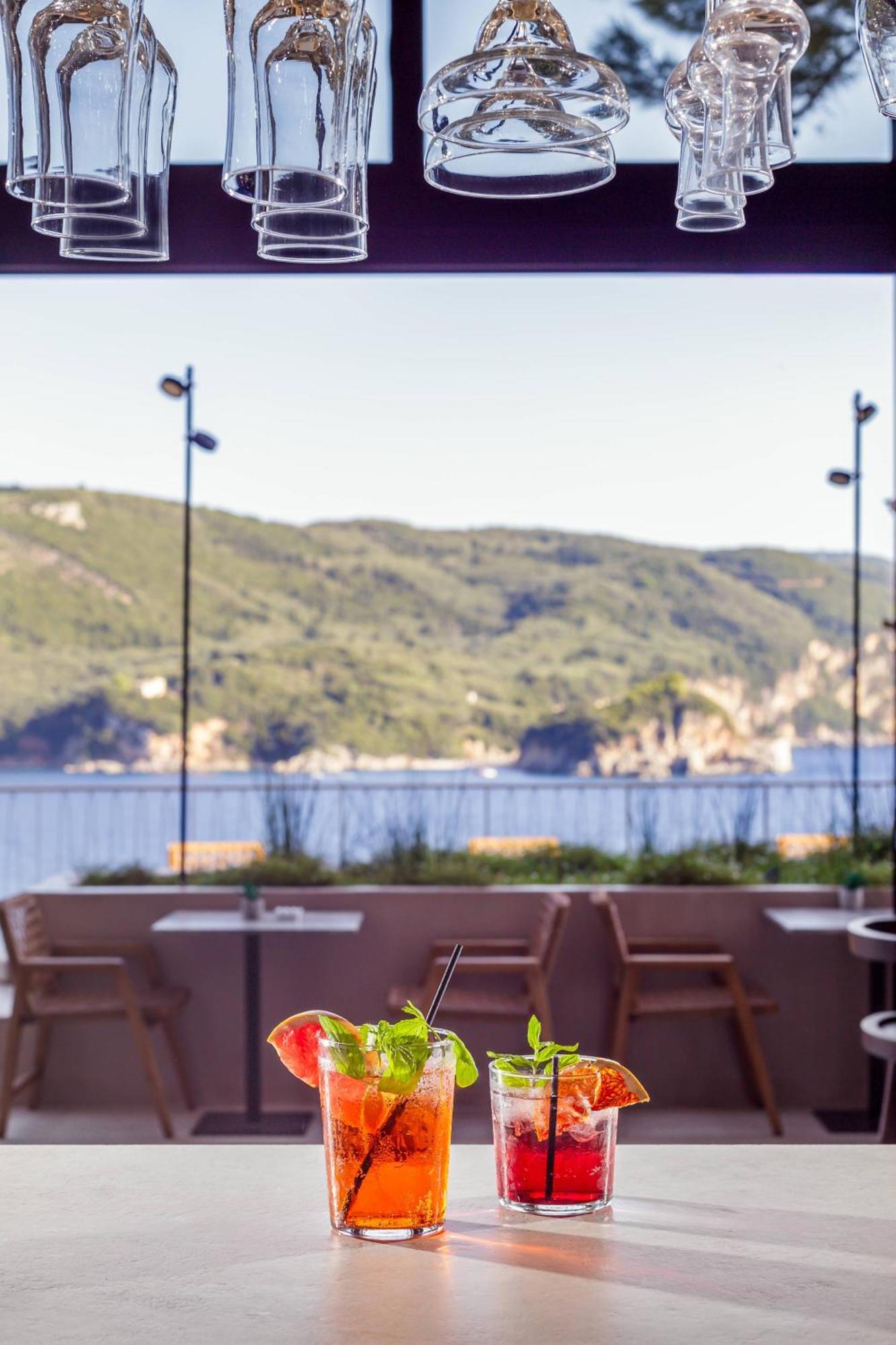 อโครติริ บีช Hotel ปาเลโอกัสไตรซา ภายนอก รูปภาพ View of the bay from the hotel