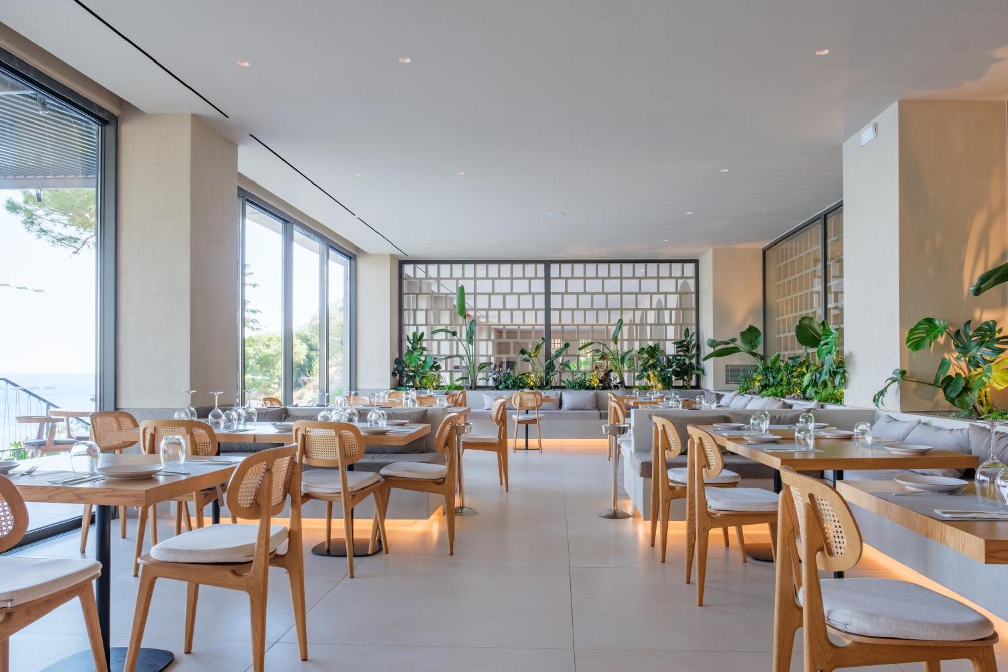 อโครติริ บีช Hotel ปาเลโอกัสไตรซา ภายนอก รูปภาพ Restaurant