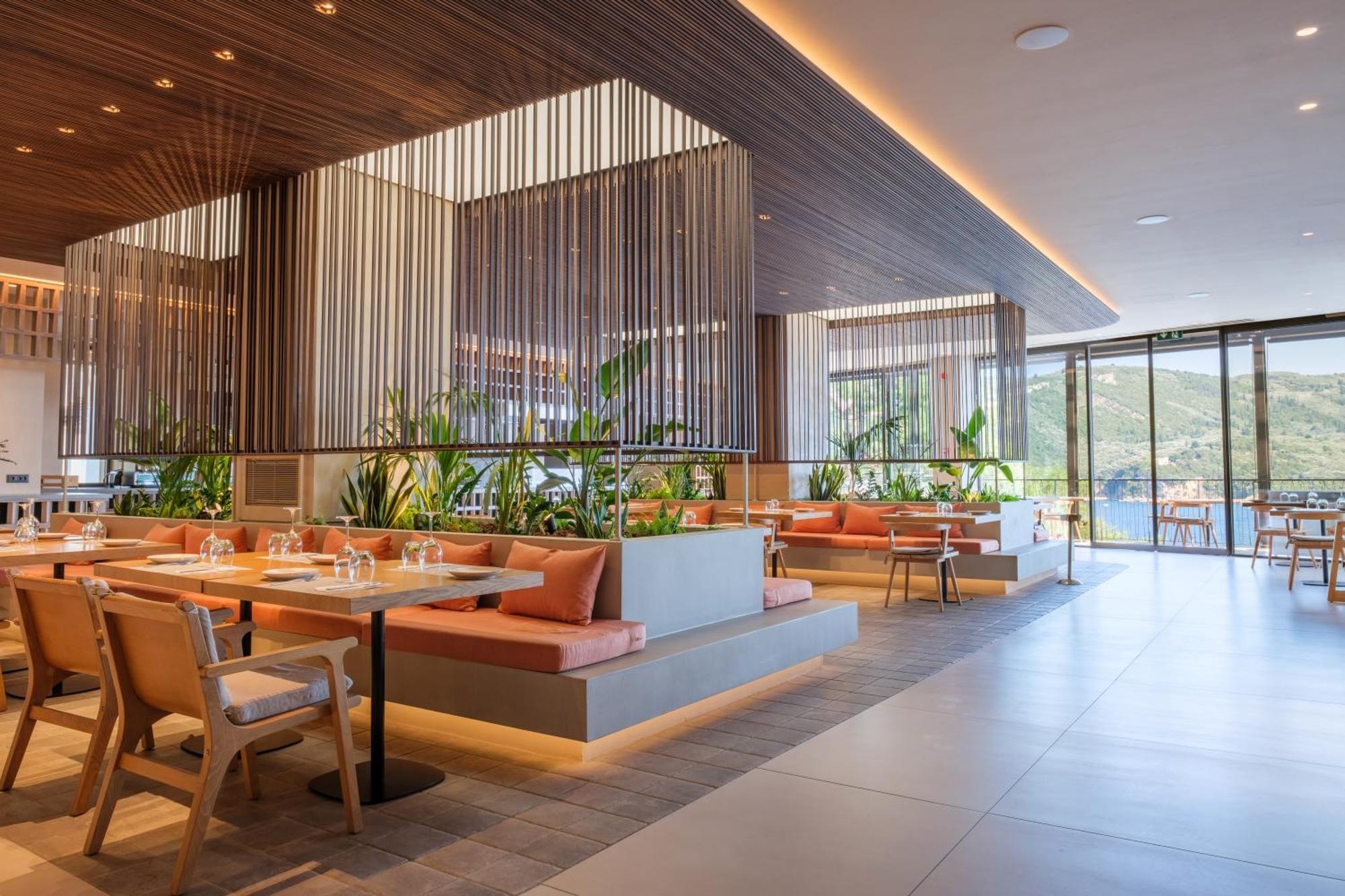 อโครติริ บีช Hotel ปาเลโอกัสไตรซา ภายนอก รูปภาพ The restaurant